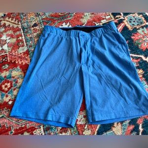 Under Armour men’s golf shorts - excellent condition!